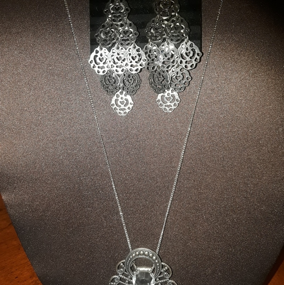 Jewelry - Picture 5 of 8